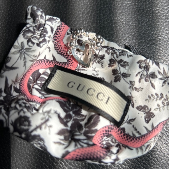 Gorgeous Gucci Silver Beaded Heart Ring Size 6 3/4 NWT - Picture 3 of 7